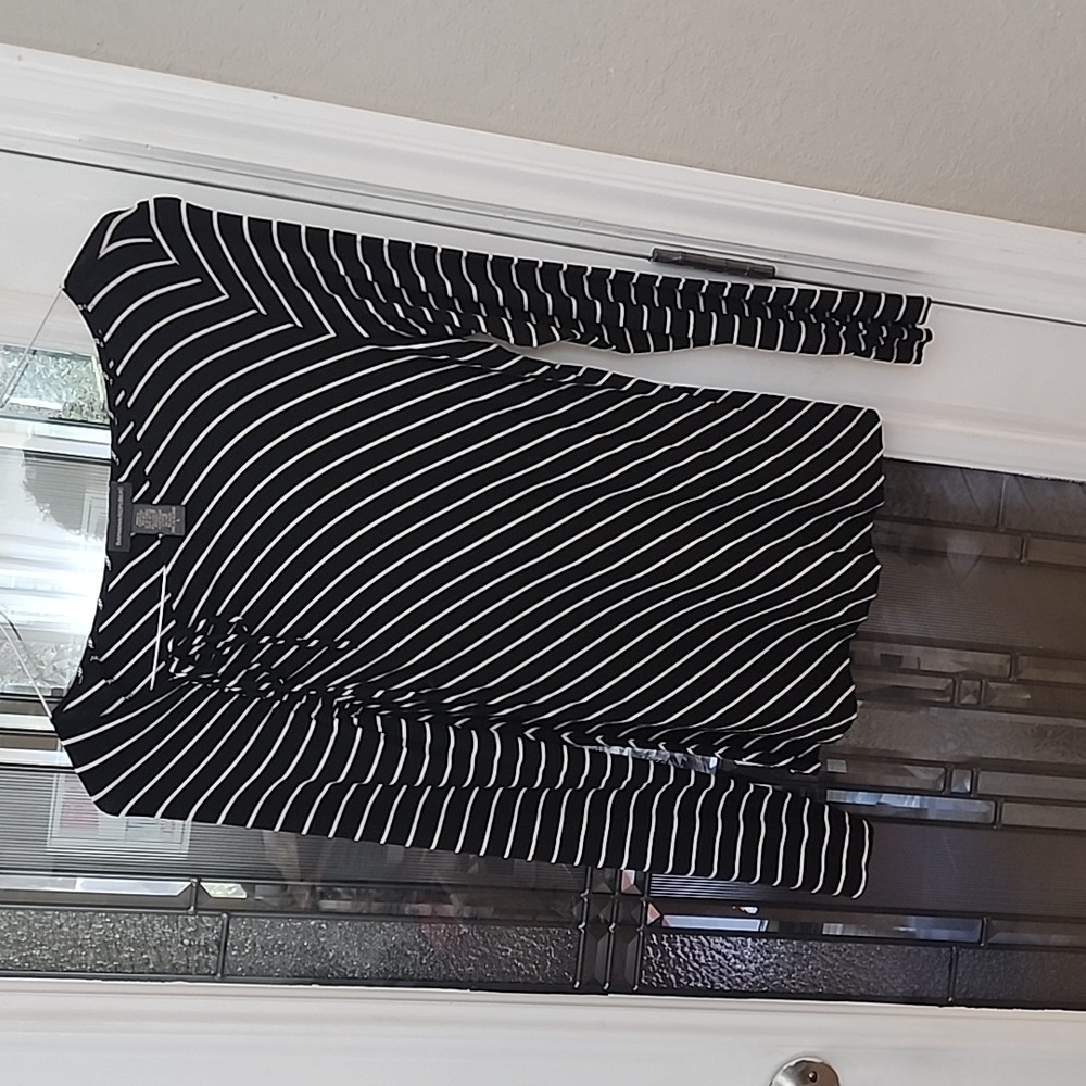 Knit long sleeve top